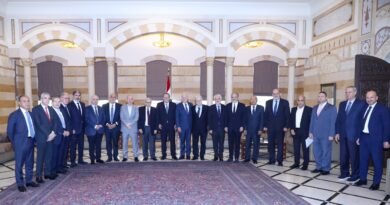 اجتمع رئيس مجلس الوزراء الدكتور نواف سلام مع وفد من الهيئات الاقتصادية برئاسة الوزير السابق محمد شقير