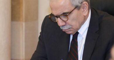 حيّا رئيس مجلس الوزراء نواف سلام أهالي قرى الجنوب على تمسكهم في قراهم وبلداتهم.